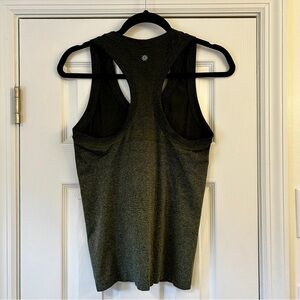 Athleta Momentum Seamless Tank Size S Green Ombré